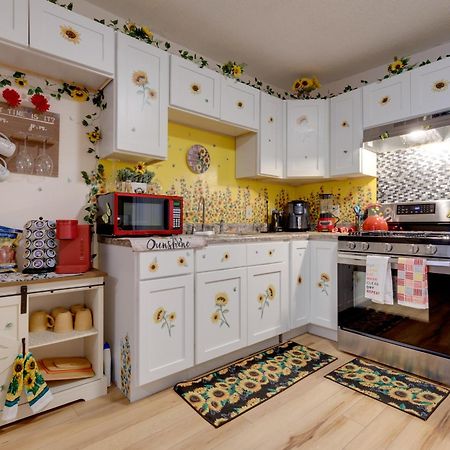 Stunning Gulfport Getaway About 1 Mi To The Beach Exterior photo