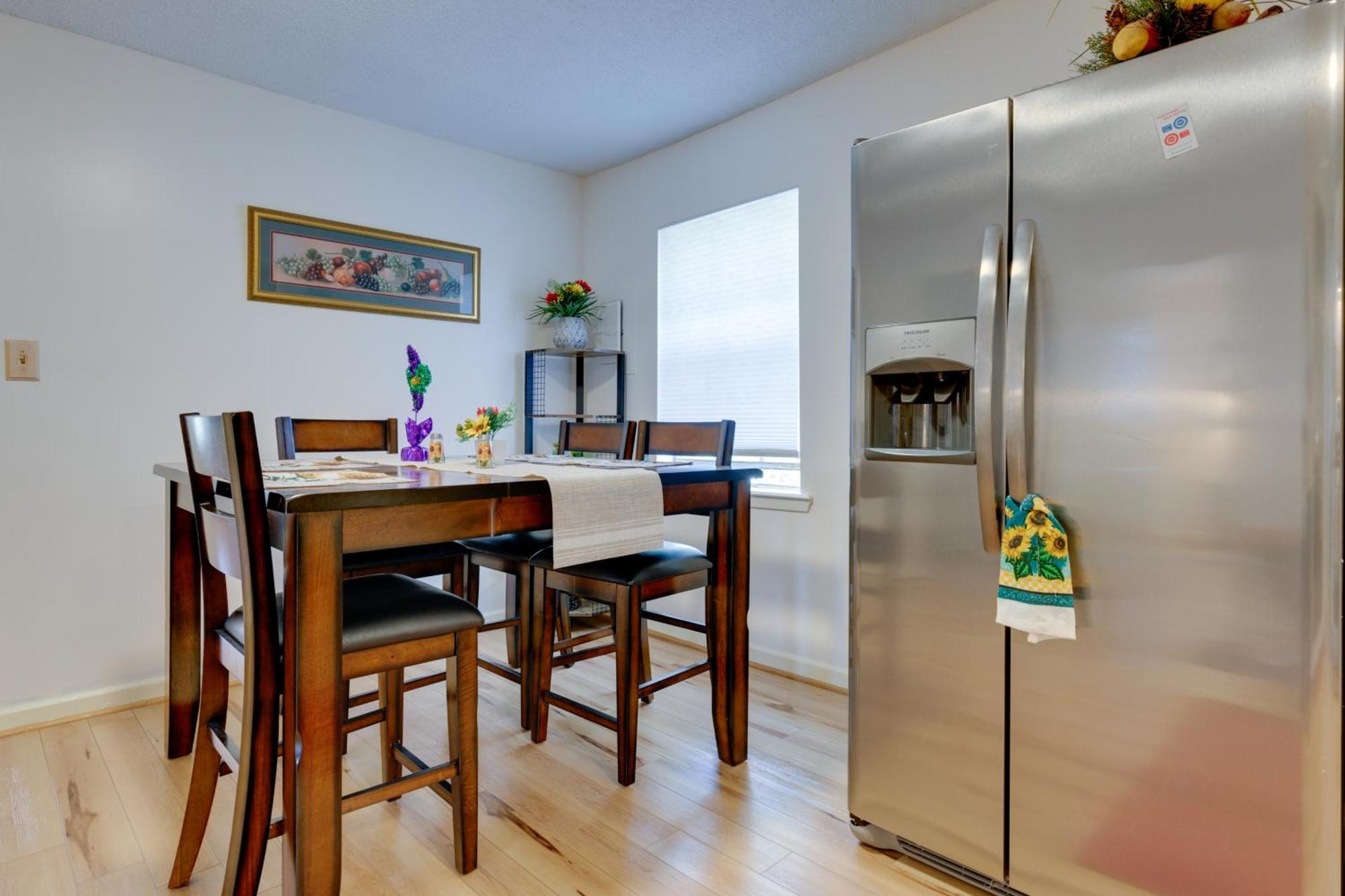 Stunning Gulfport Getaway About 1 Mi To The Beach Exterior photo