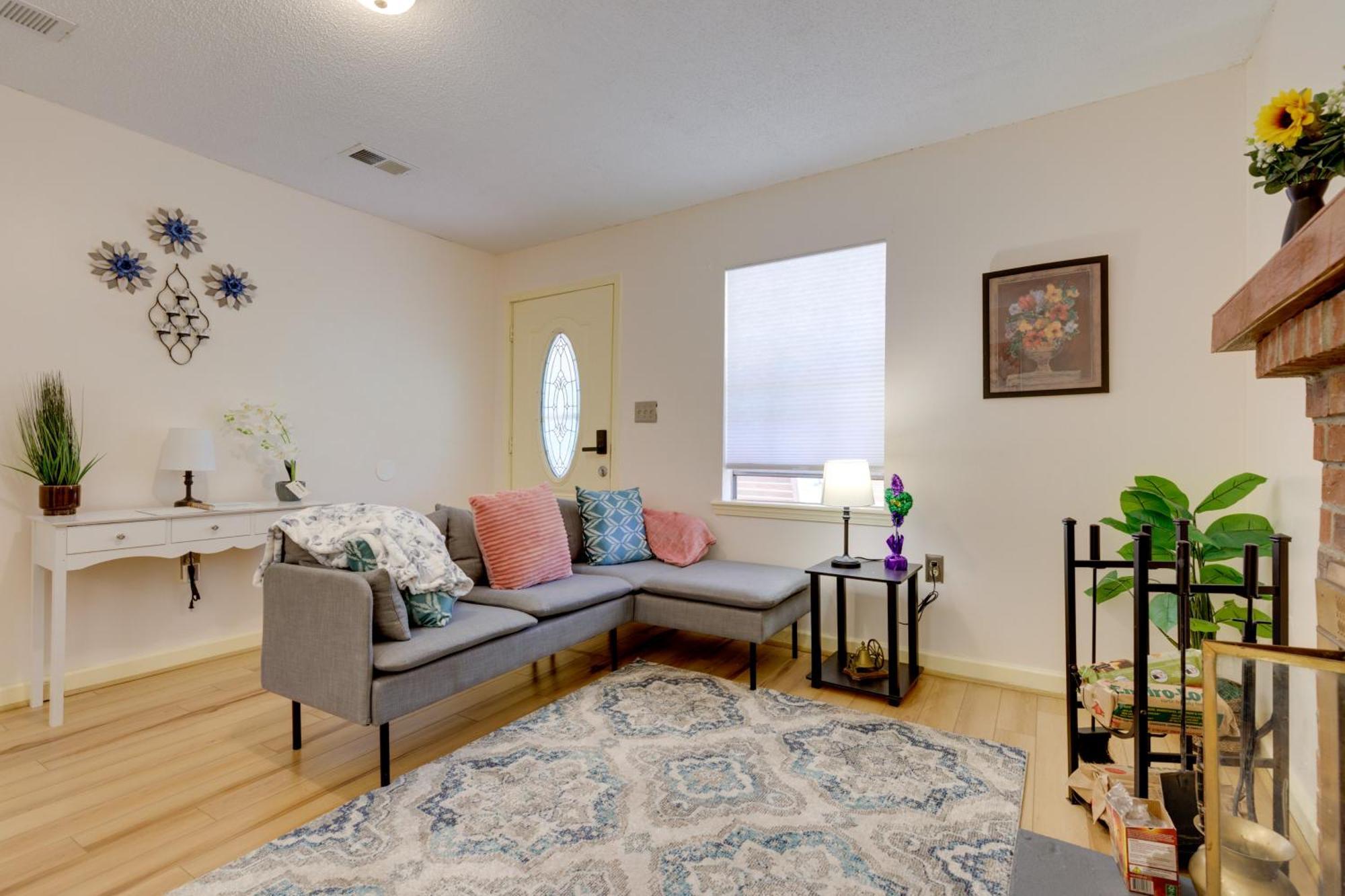 Stunning Gulfport Getaway About 1 Mi To The Beach Exterior photo